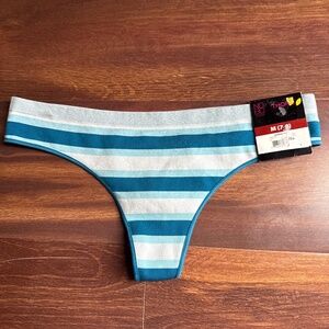 NO BOUNDARIES Thong Size Medium